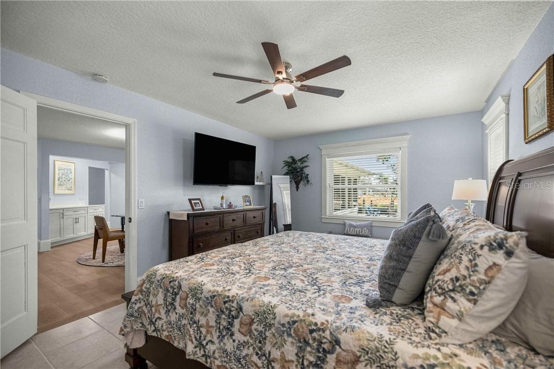 Single Family Residence at 12014 W Dolphin CT, HOMOSASSA FL 34448, photo 23 of 51