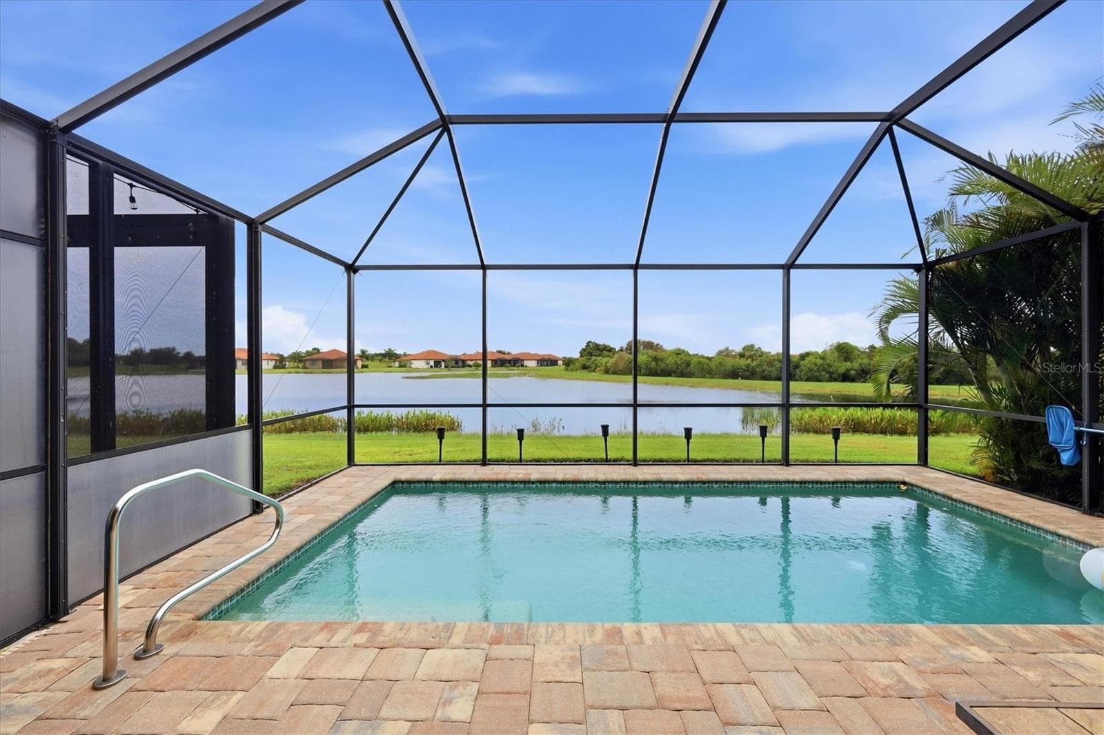 Villa at 24033 CANTERWOOD WAY, VENICE, photo 16 of 86