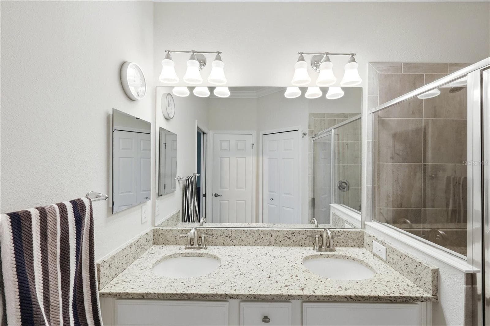 Villa at 24033 CANTERWOOD WAY, VENICE, photo 47 of 86