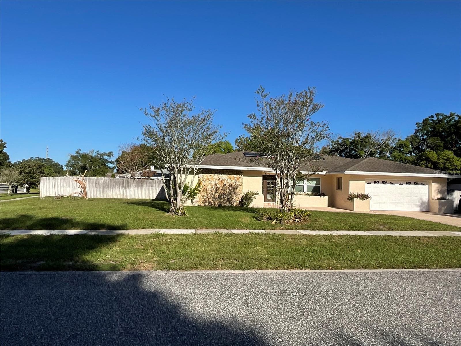 Single Family Residence at 6004 HARDROCK CIR, ORLANDO, photo 2 of 37