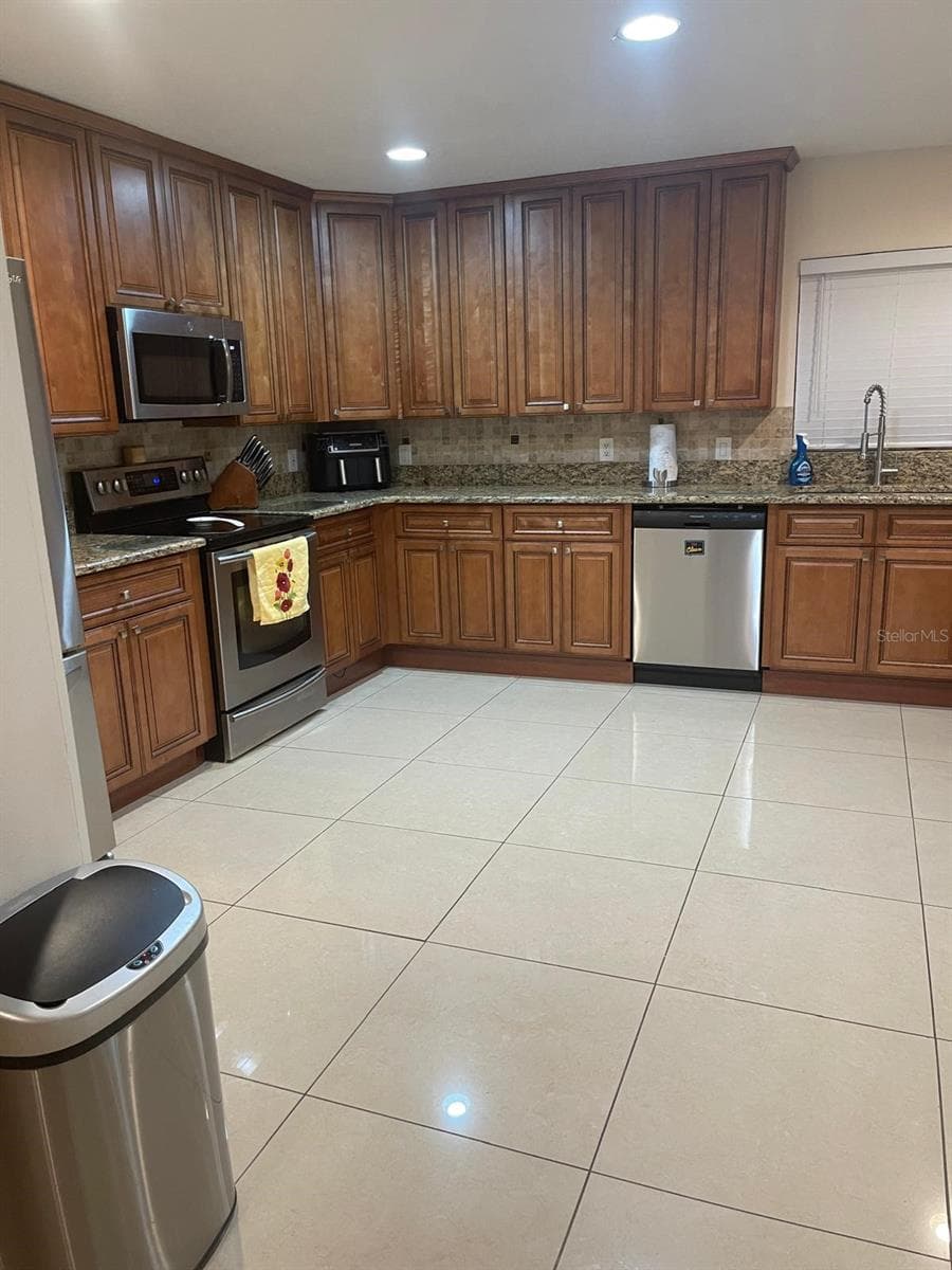 Single Family Residence at 6004 HARDROCK CIR, ORLANDO, photo 10 of 37