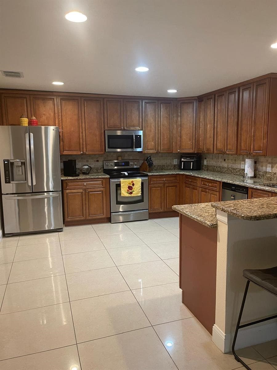 KITCHEN - 6004 HARDROCK CIR, ORLANDO