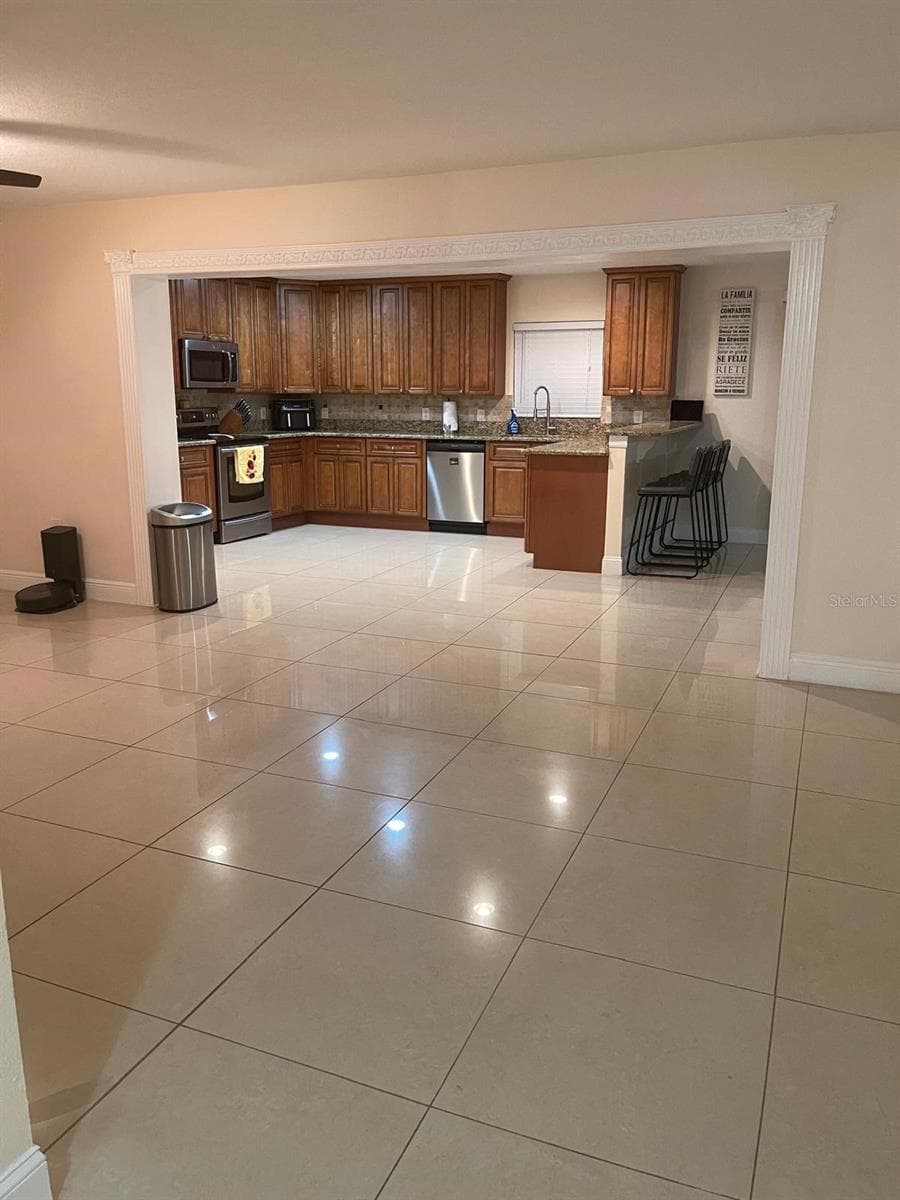 KITCHEN - 6004 HARDROCK CIR, ORLANDO