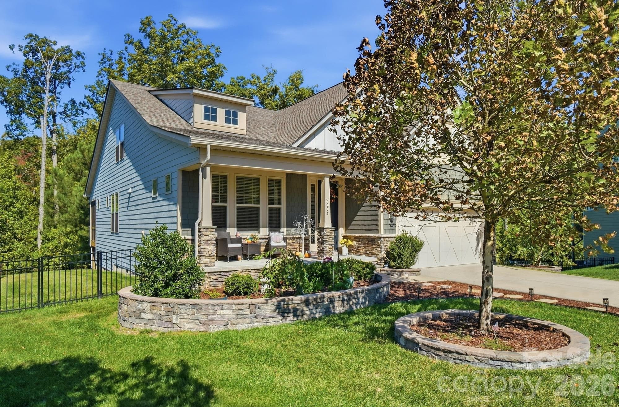 Single Family Residence at 2004 Folkstone Lane, Lancaster, photo 2 of 40