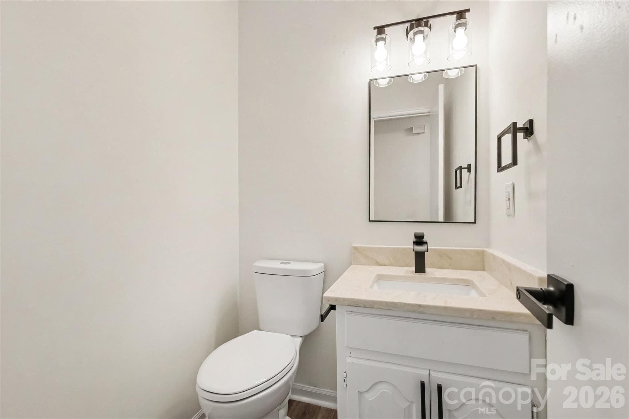 Single Family Residence at 6524 Pine Forest Drive, York, photo 15 of 36