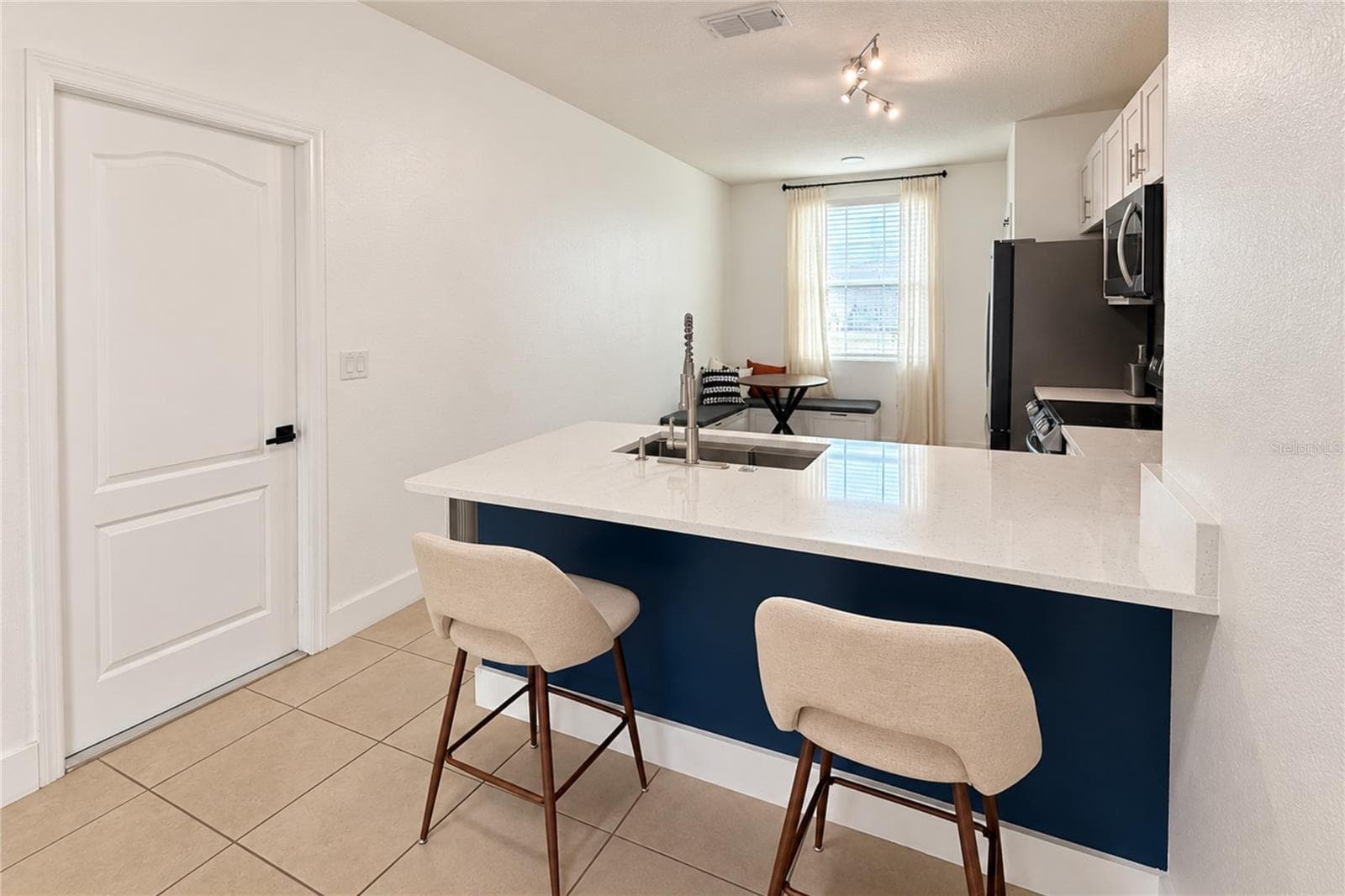 Townhouse at 424 ARBOR LAKES, DAVENPORT, photo 7 of 29