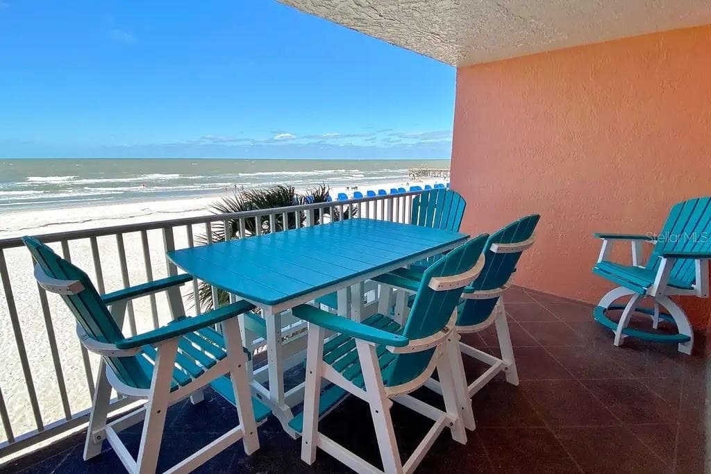YOUR PRIVATE BALCONY FOR QUIET MORNING COFFEE, SPECTACULAR SUNSETS, OR PRIVATE DINING UNDER THE STARS! - 18400 GULF BLVD #1208, INDIAN SHORES
