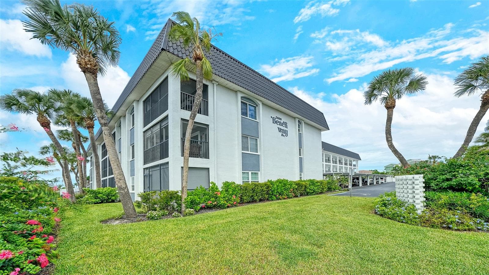 5600 BEACH WAY DR #207