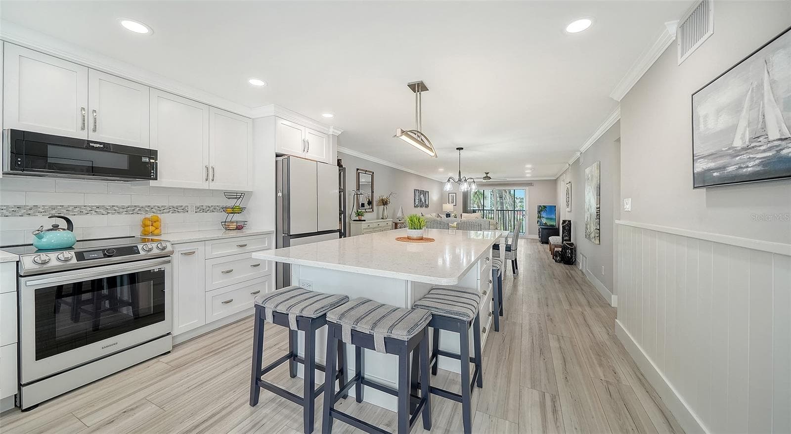 Condominium at 5600 BEACH WAY DR #207, SARASOTA, photo 3 of 34