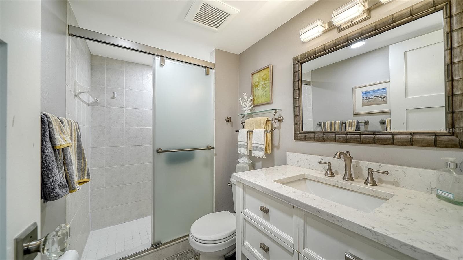 Condominium at 5600 BEACH WAY DR #207, SARASOTA, photo 23 of 34