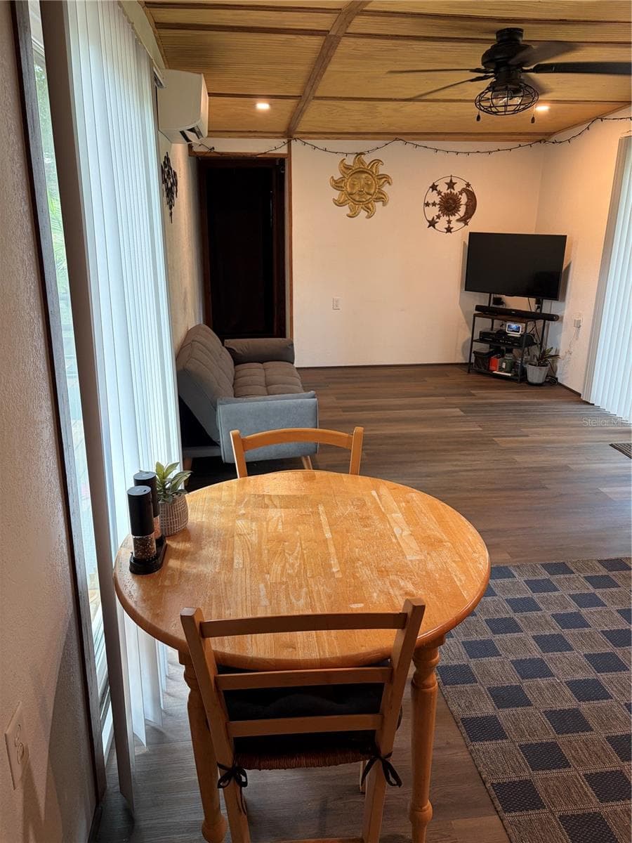dining area - 6401 SUNNYSIDE RANCH RD, BROOKSVILLE