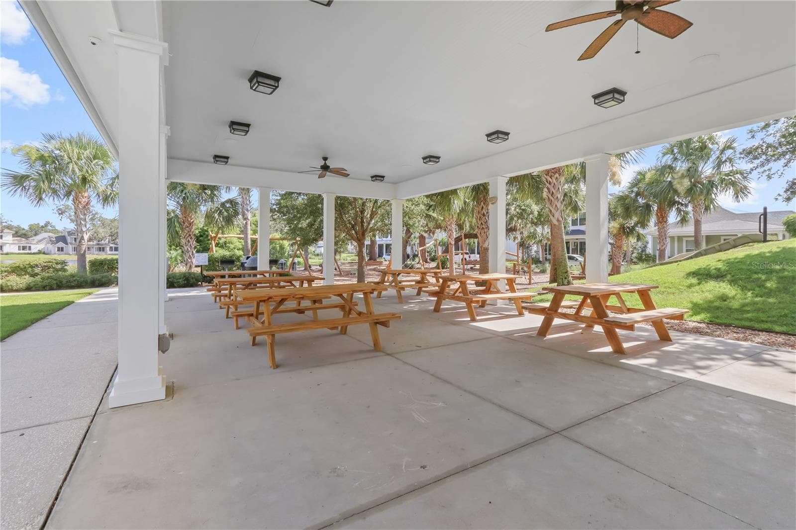 Single Family Residence at 923 COLIE ALY, WINTER GARDEN, photo 24 of 27