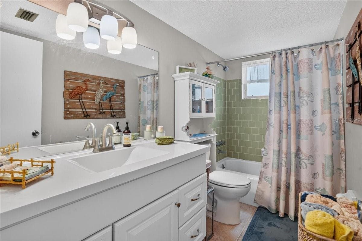 Condominium at 5883 GARDEN LN #H1, BRADENTON, photo 15 of 30