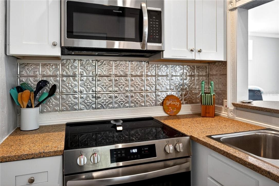 Single Family Residence at 110 NE Crystal ST, CRYSTALRIVER FL 34428, Crystal River, photo 14 of 38