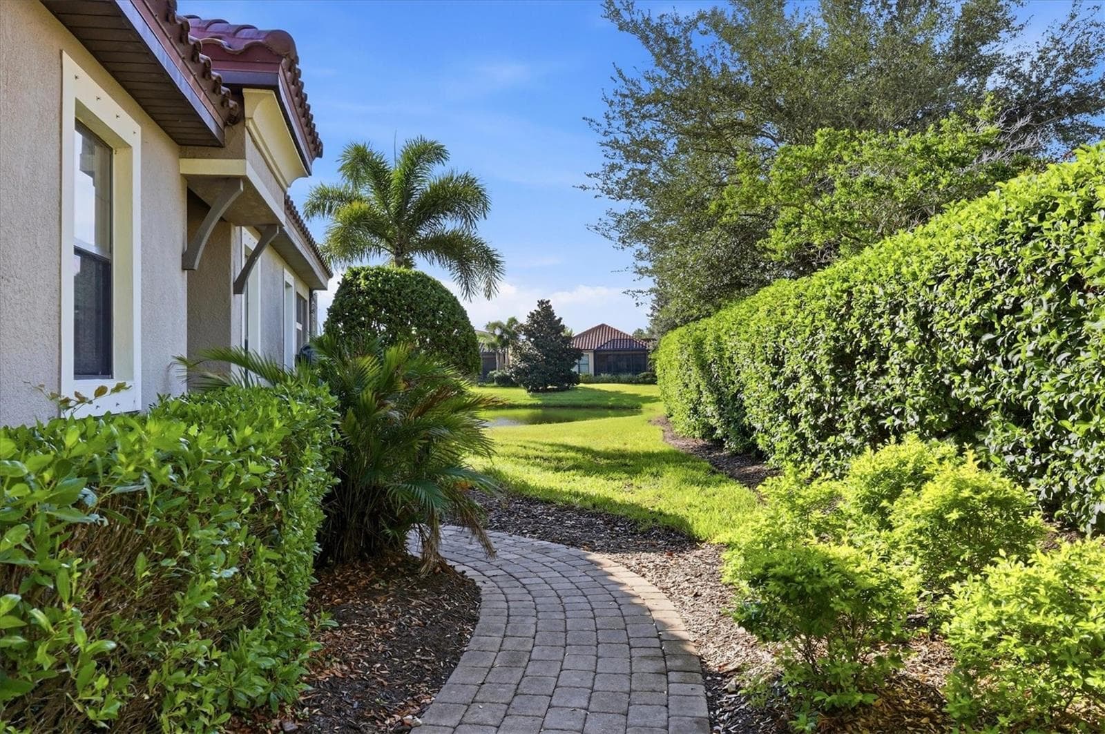 Walkway to front door - 4705 STAFFORD CT, PALMETTO