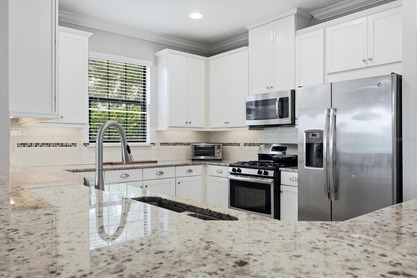 Kitchen, SS appliances - 4705 STAFFORD CT, PALMETTO