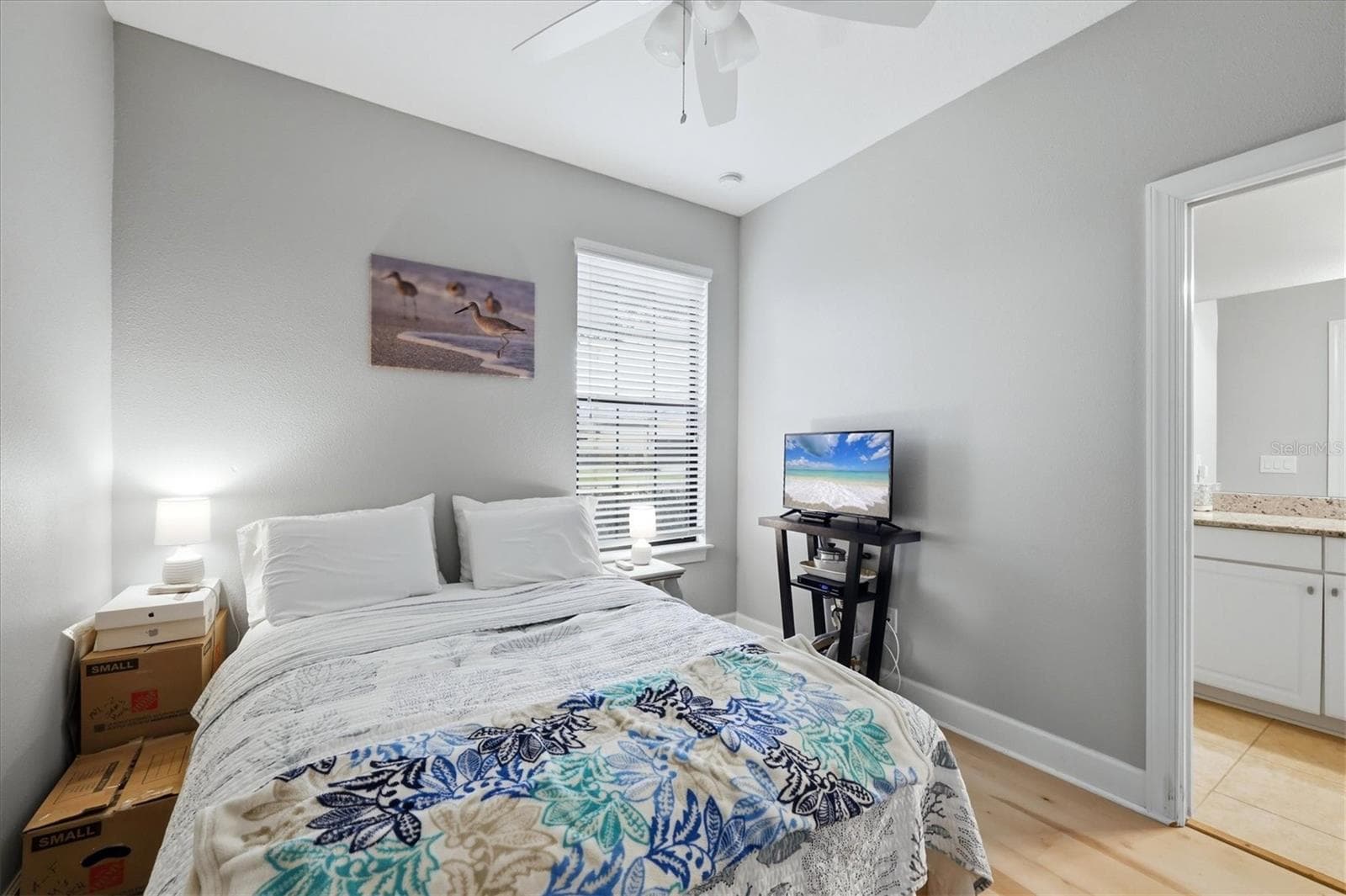 2nd bedroom access to 2nd bath - 4705 STAFFORD CT, PALMETTO