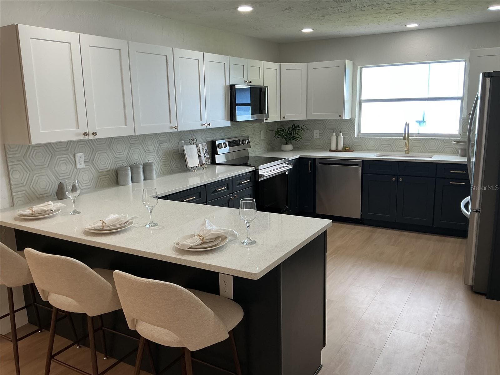 Huge Kitchen - 5901 25TH ST S, ST PETERSBURG