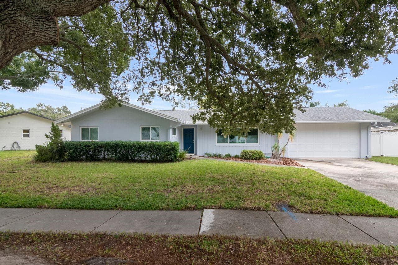 1113 GLENMOOR CT