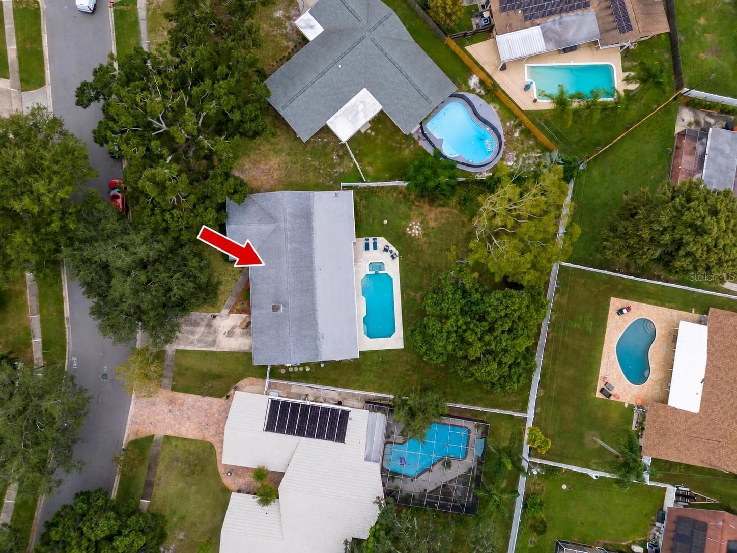 Single Family Residence at 1113 GLENMOOR CT, CLEARWATER, photo 2 of 39