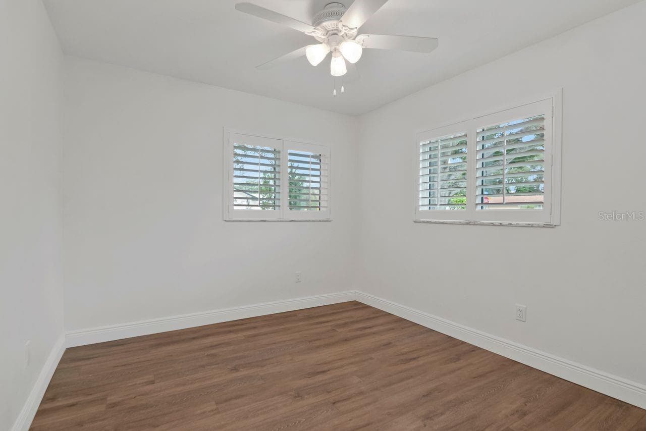 Single Family Residence at 1113 GLENMOOR CT, CLEARWATER, photo 19 of 39