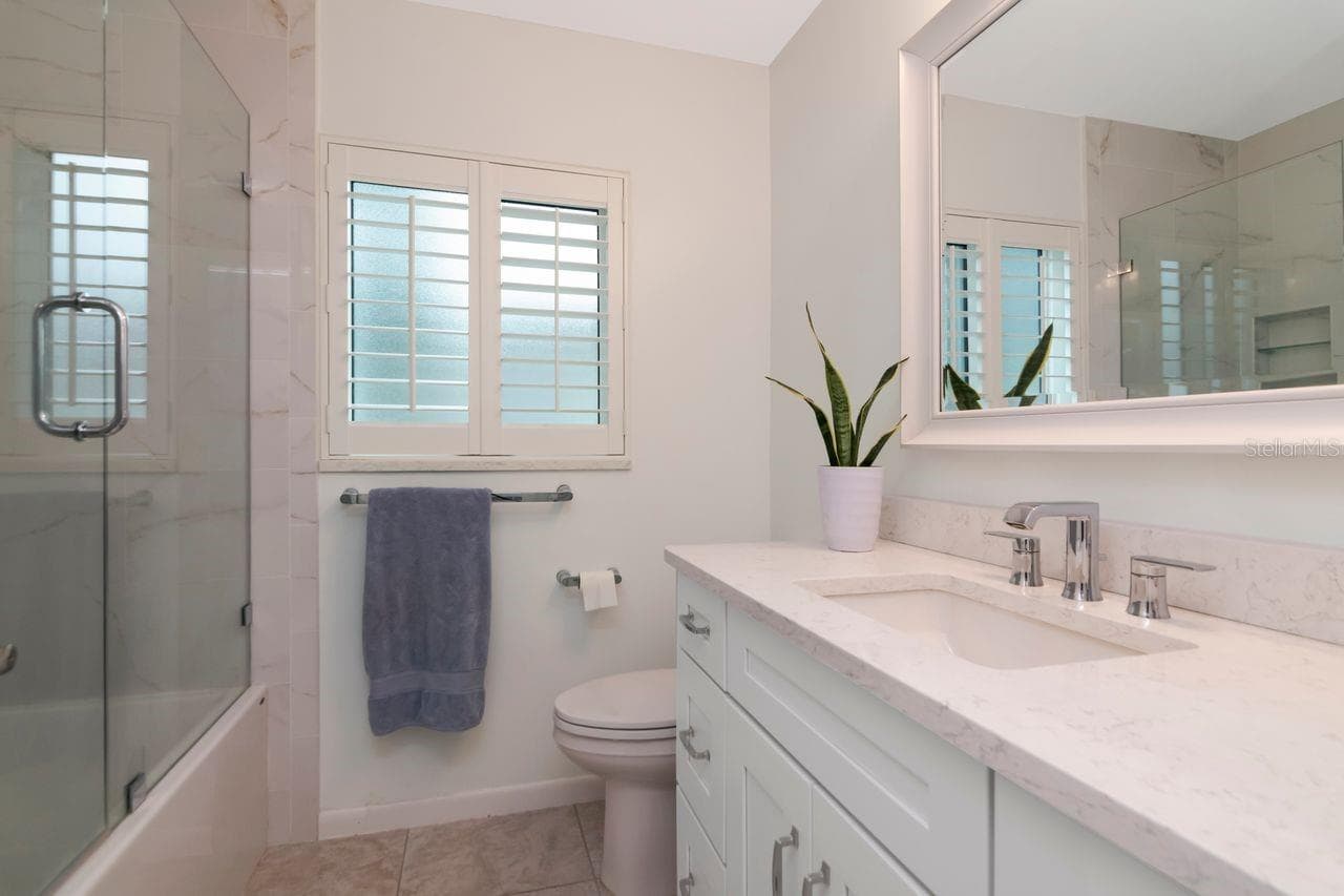Single Family Residence at 1113 GLENMOOR CT, CLEARWATER, photo 20 of 39