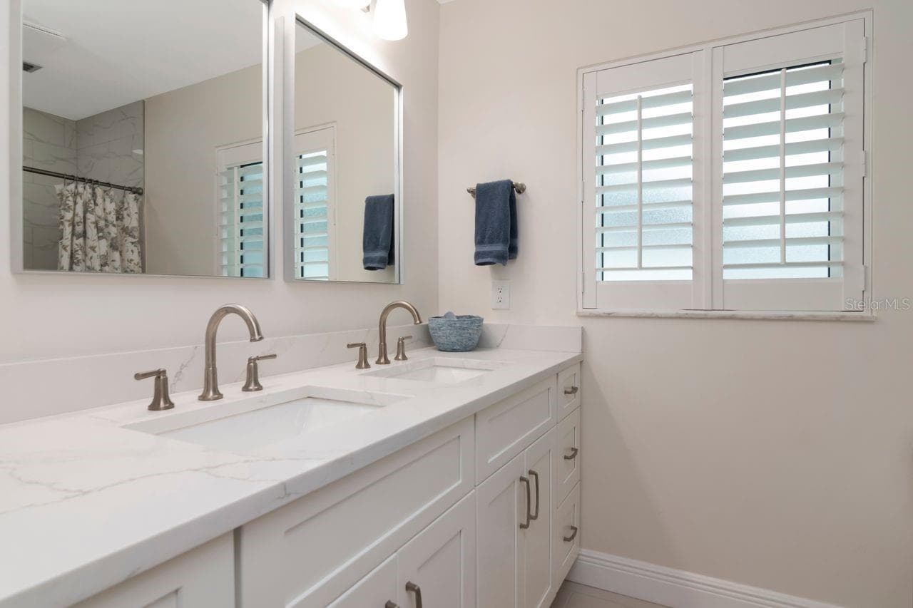 Single Family Residence at 1113 GLENMOOR CT, CLEARWATER, photo 25 of 39