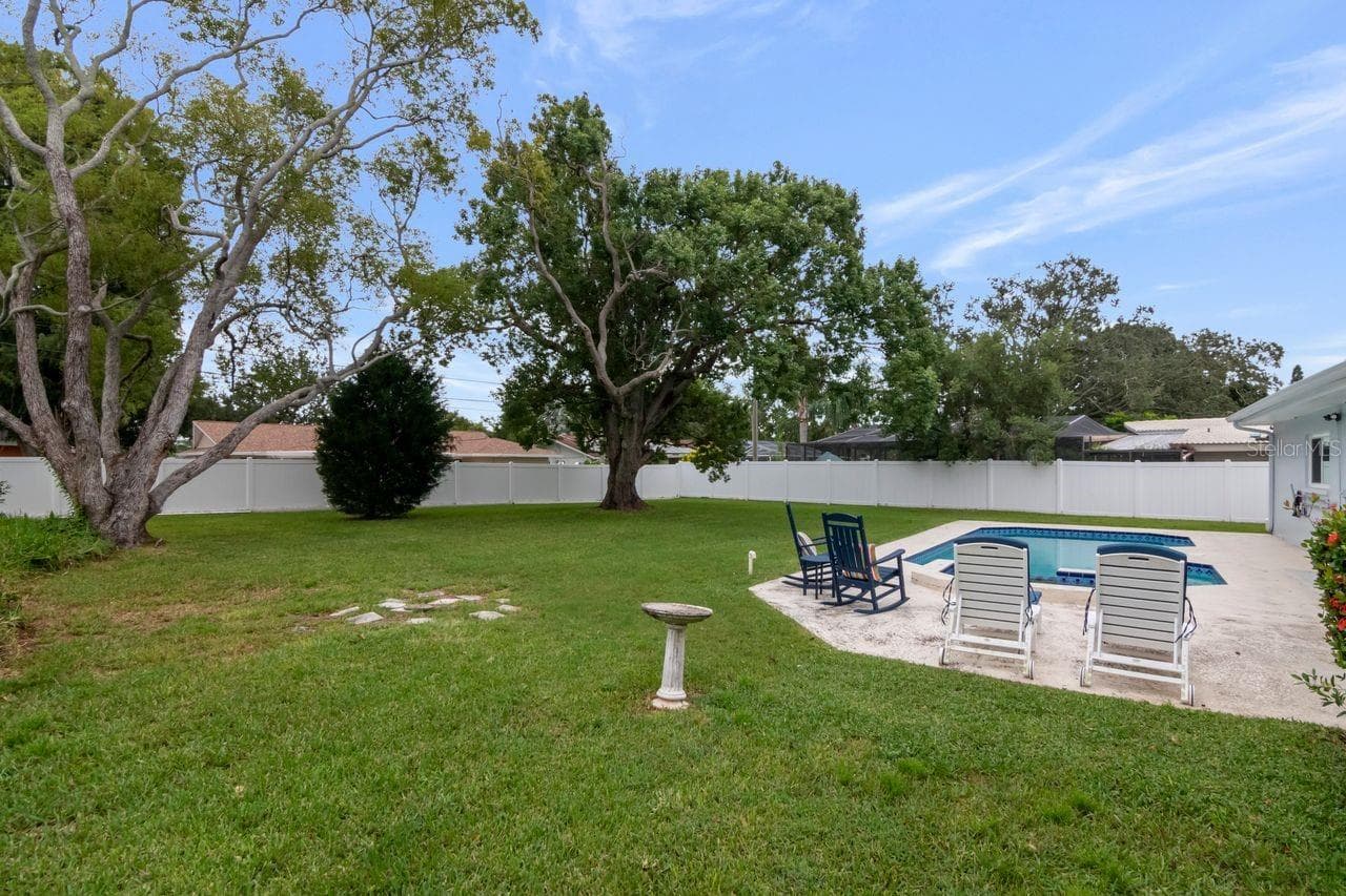 Single Family Residence at 1113 GLENMOOR CT, CLEARWATER, photo 33 of 39