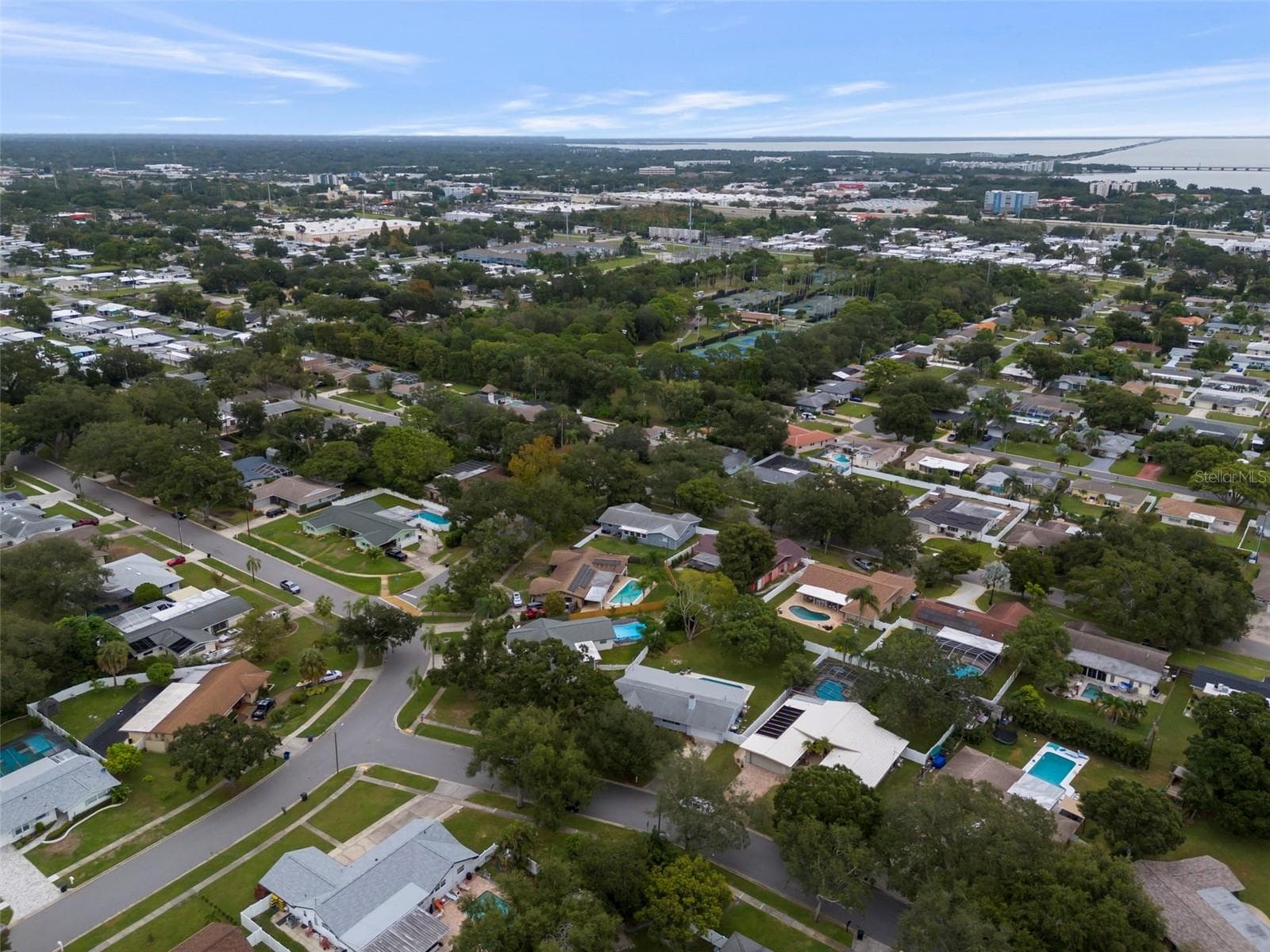 Single Family Residence at 1113 GLENMOOR CT, CLEARWATER, photo 38 of 39