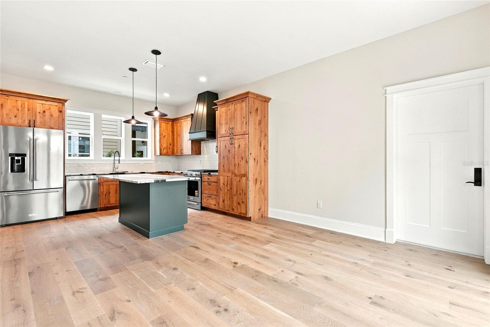 1st Floor Kitchen and dining room combo - 2544 1ST AVE N, ST PETERSBURG