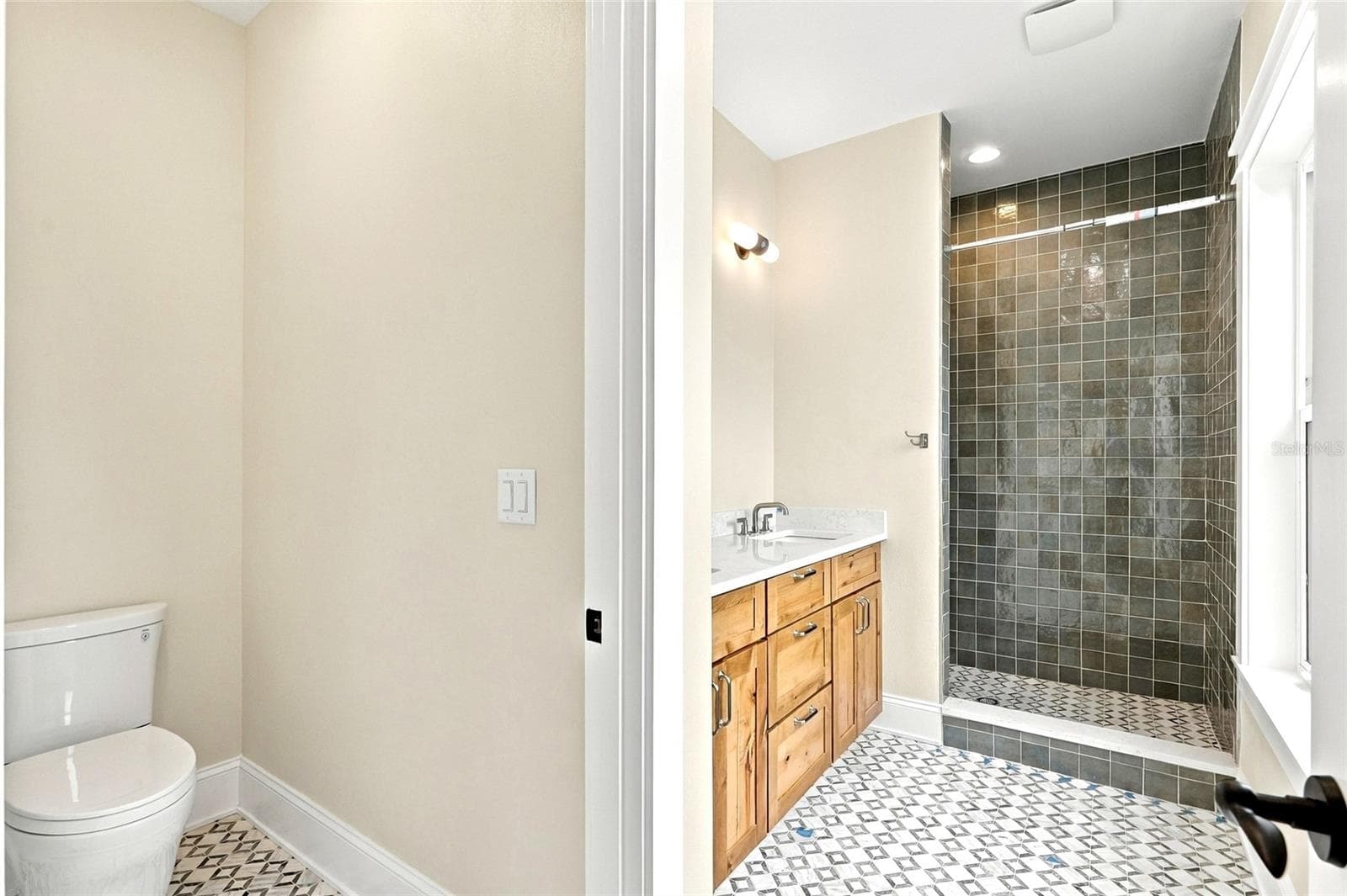 2nd Floor Primary Bedroom En Suite Bathroom - 2544 1ST AVE N, ST PETERSBURG