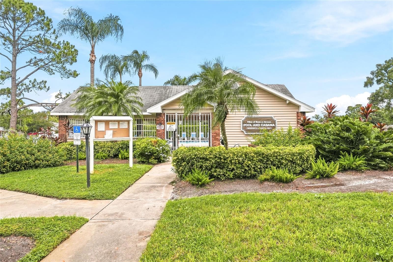 Condominium at 2265 BANCROFT CIR S #B, PALM HARBOR, photo 37 of 40