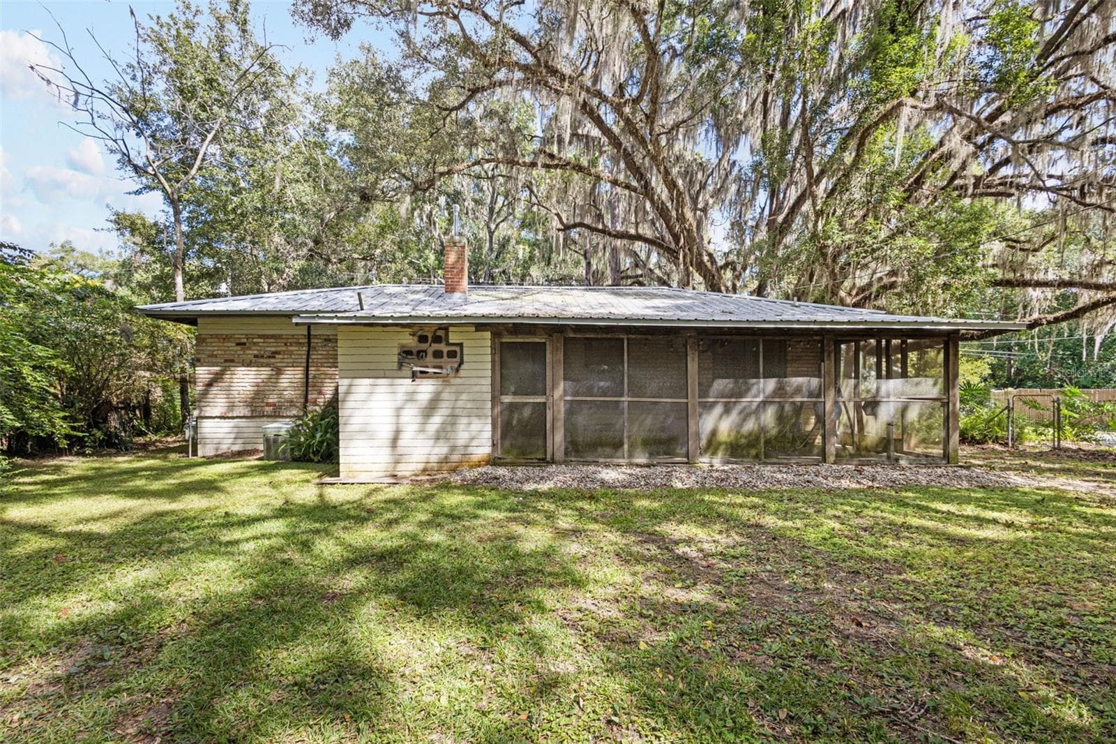 Single Family Residence at 2703 NW 2ND AVE, GAINESVILLE, photo 6 of 30