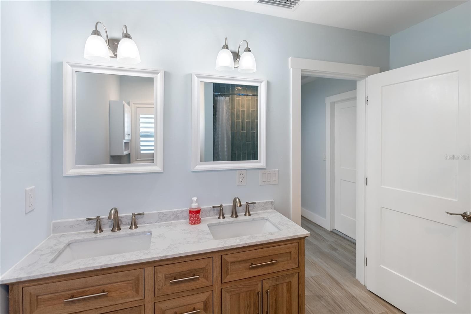 Single Family Residence at 400 DONA DR, NOKOMIS, photo 25 of 55