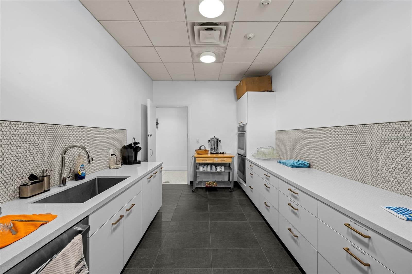 Condominium at 2401 BAYSHORE BLVD #203, TAMPA, photo 47 of 86
