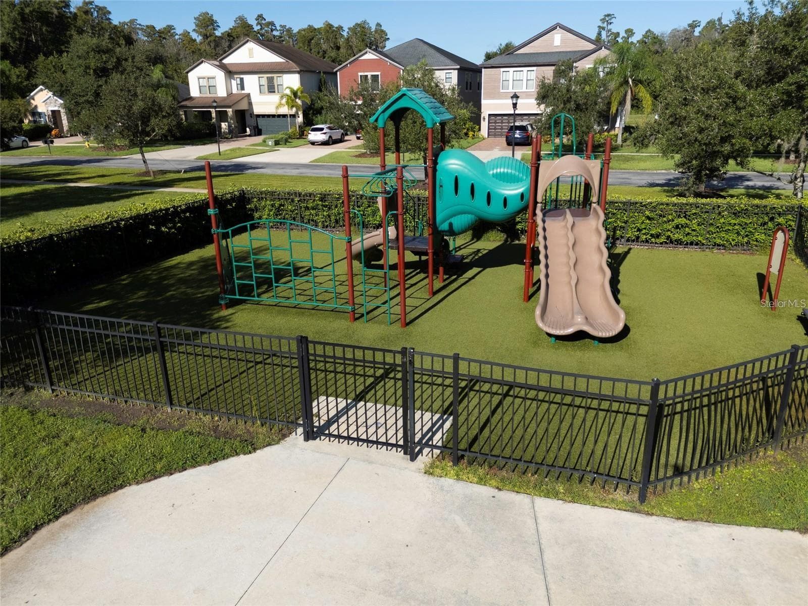Single Family Residence at 19421 PADDOCK VIEW DR, TAMPA, photo 44 of 48