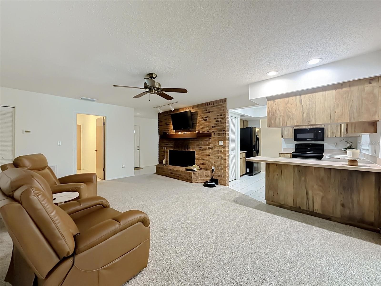 Single Family Residence at 10617 SEMINOLE FOREST ST E, SEMINOLE, photo 4 of 33