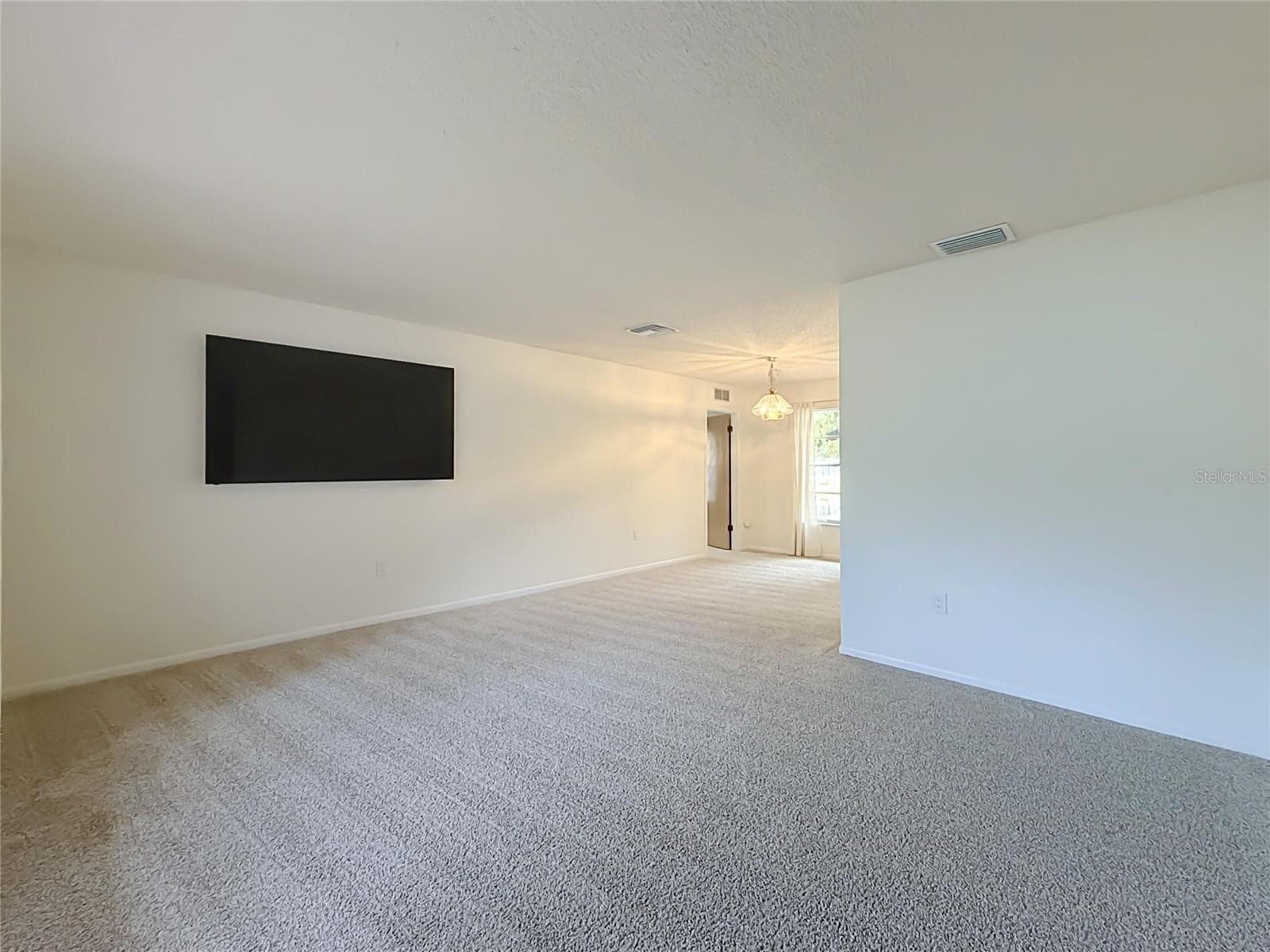 Single Family Residence at 10617 SEMINOLE FOREST ST E, SEMINOLE, photo 5 of 33