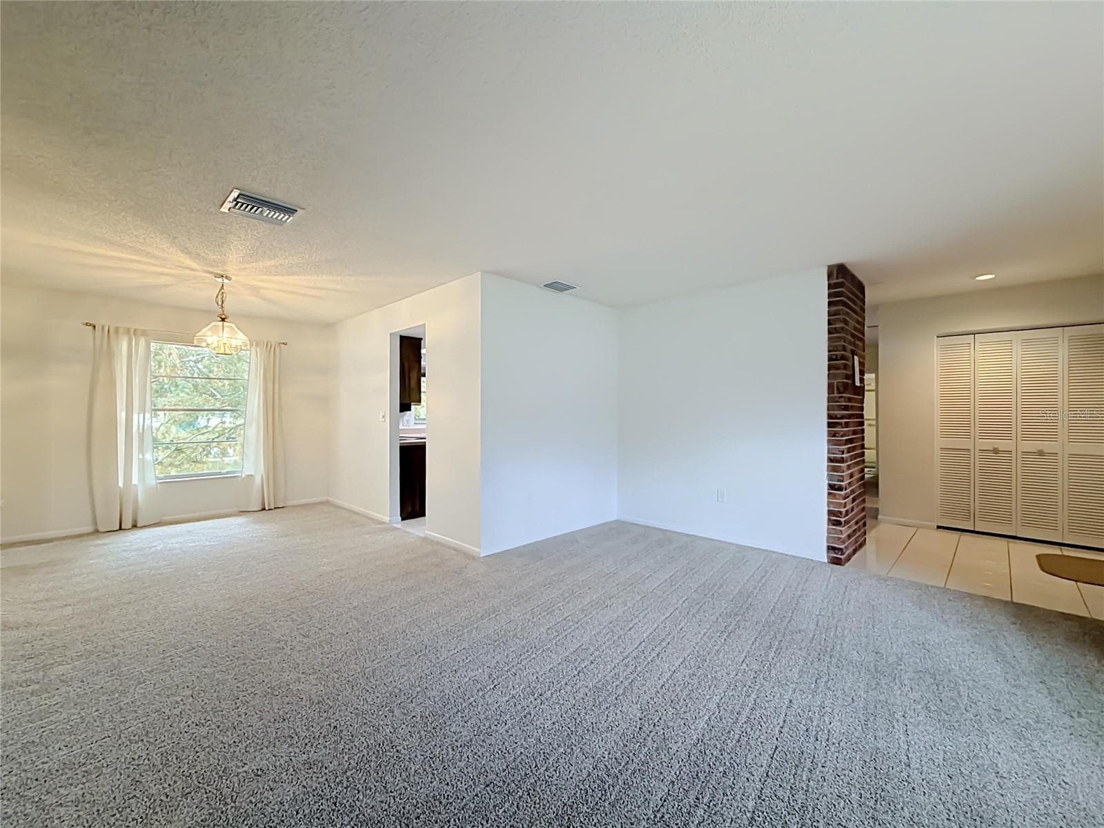 Single Family Residence at 10617 SEMINOLE FOREST ST E, SEMINOLE, photo 9 of 33