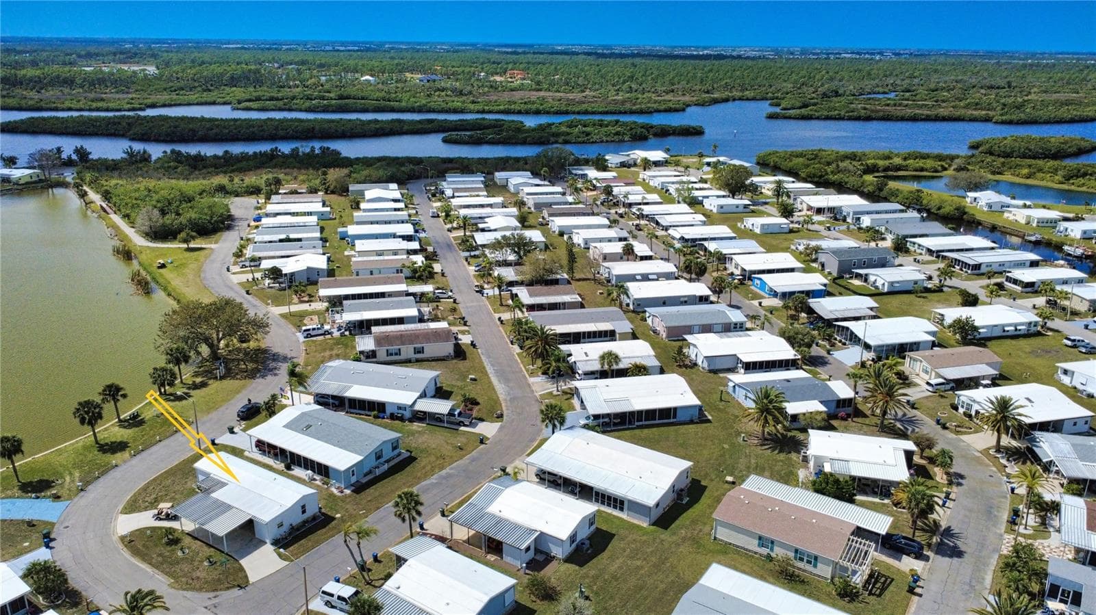 Manufactured Home at 560 FAIRMOUNT DR, NORTH PORT, photo 27 of 37