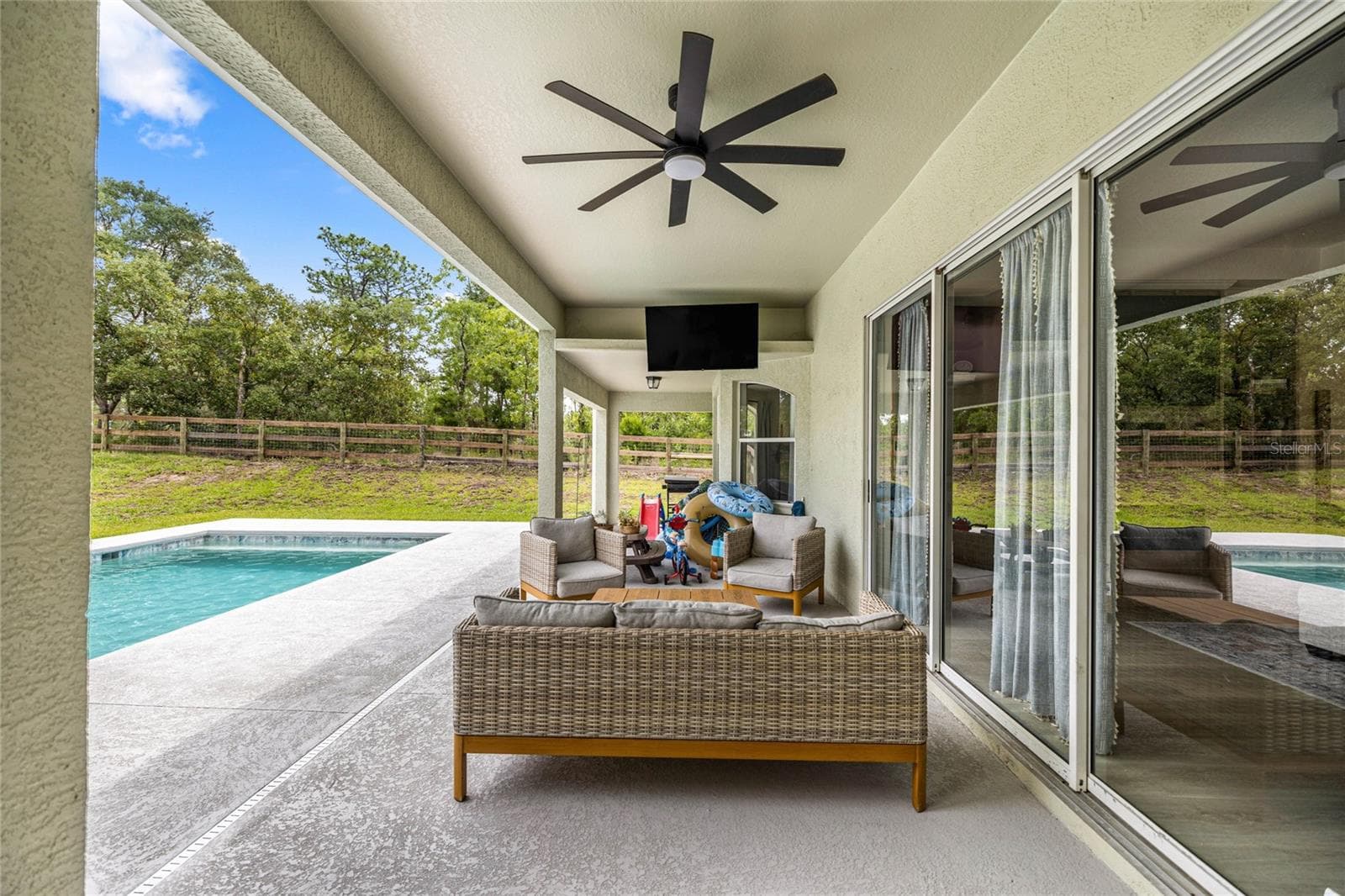 Back lanai - 8628 N IBERIAN DR, CITRUS SPRINGS