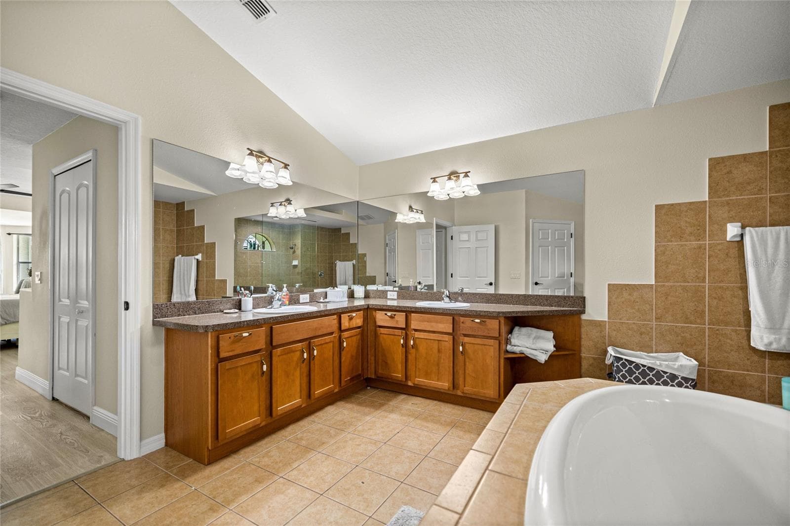 Master bathroom - 8628 N IBERIAN DR, CITRUS SPRINGS