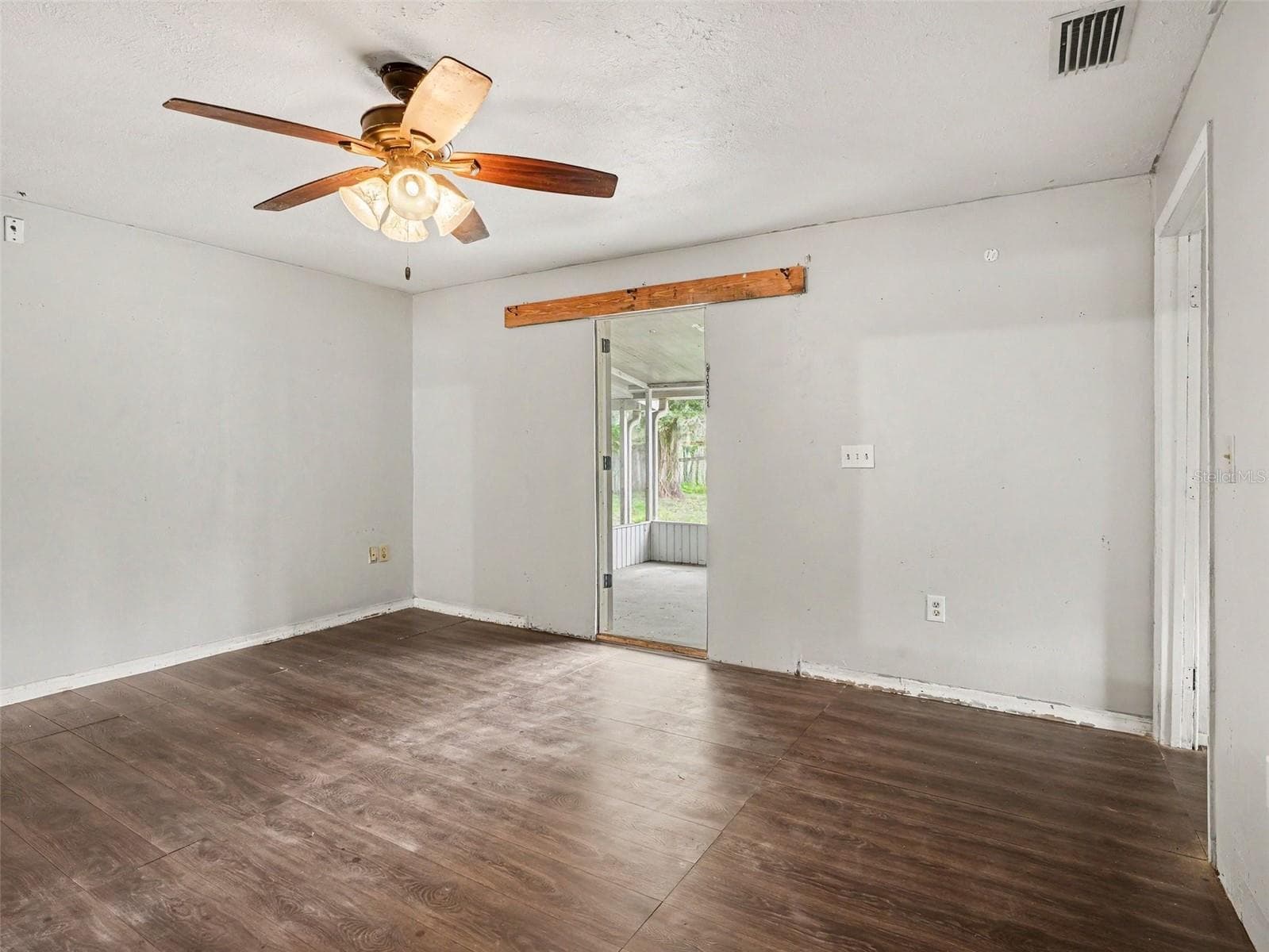 Single Family Residence at 521 GREEN CIR, FORT MEADE, photo 14 of 34