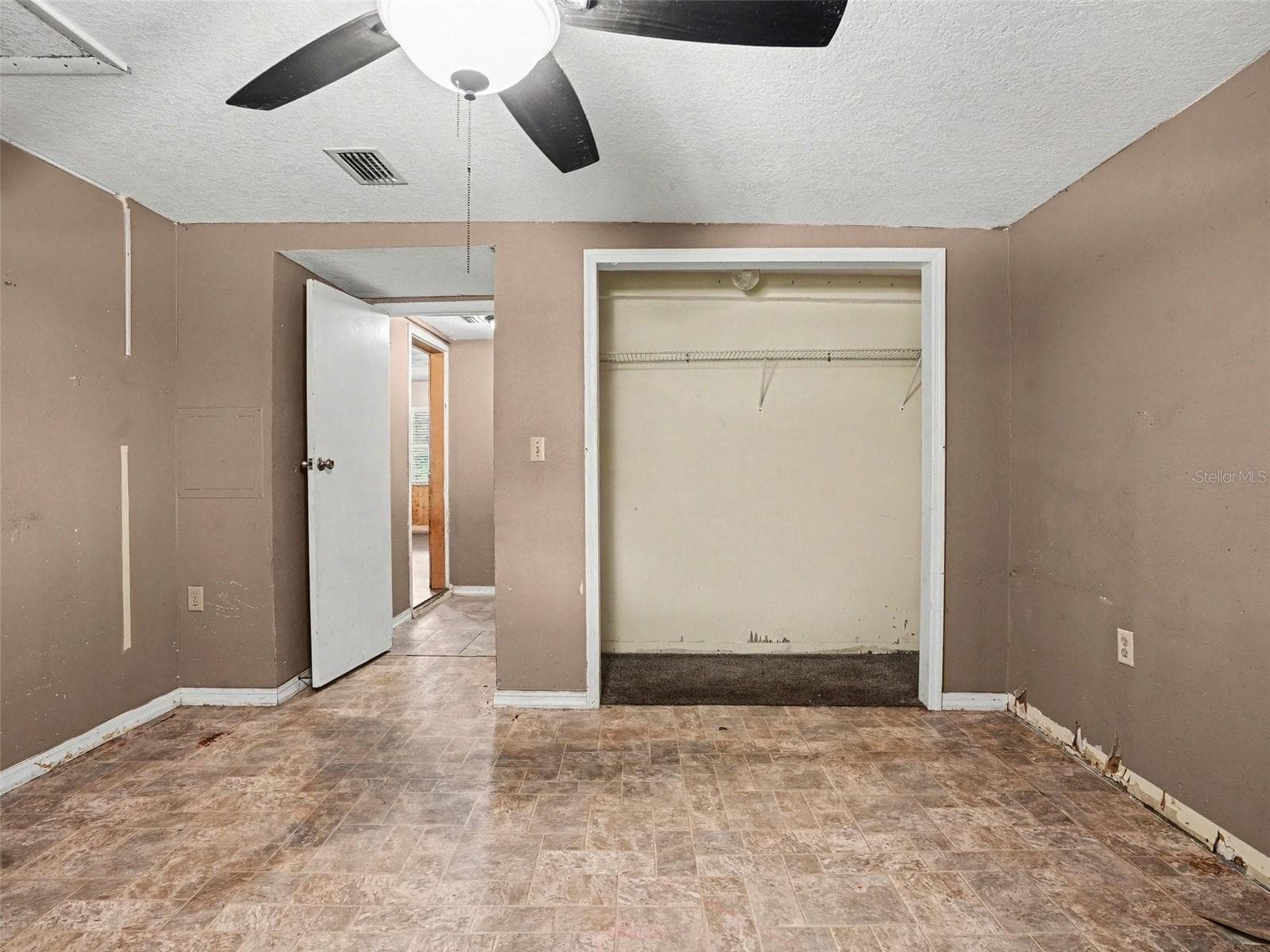 Single Family Residence at 521 GREEN CIR, FORT MEADE, photo 19 of 34