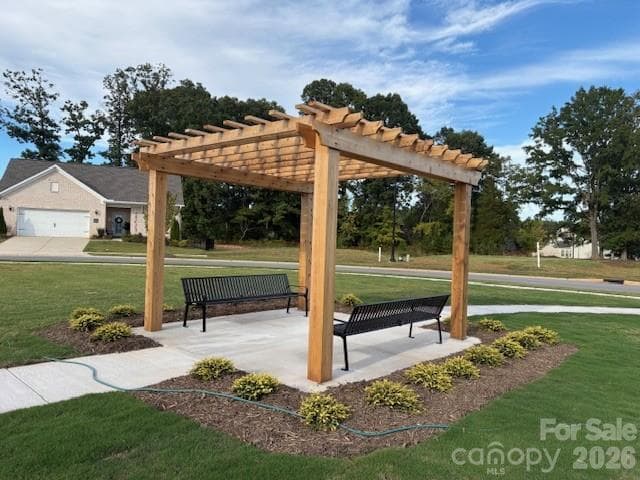 Community Pergola - 3050 Constitution Lane, Gastonia