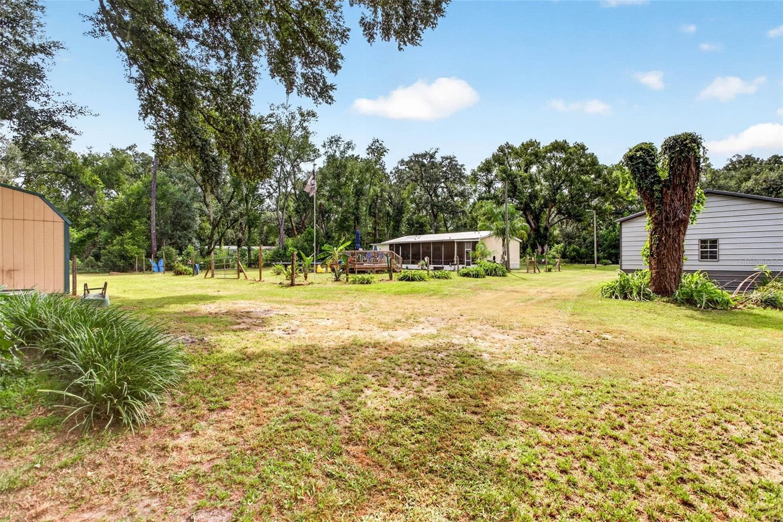 Manufactured Home at 39607 LOUISE DR, ZEPHYRHILLS, photo 48 of 71
