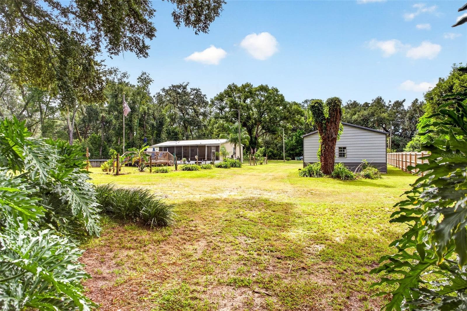 Manufactured Home at 39607 LOUISE DR, ZEPHYRHILLS, photo 49 of 71