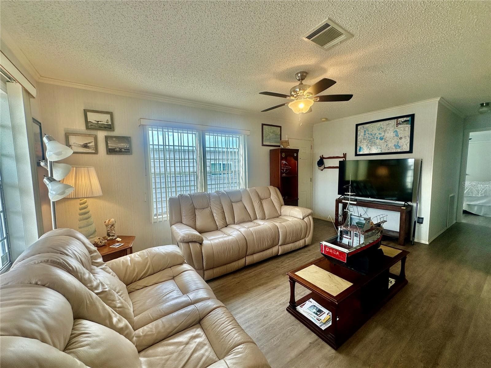 Living Room - 131 BONNIE DR, AUBURNDALE