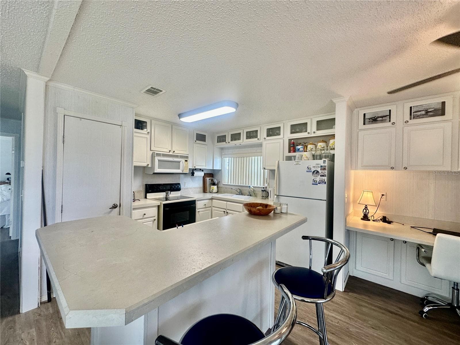 Kitchen - 131 BONNIE DR, AUBURNDALE