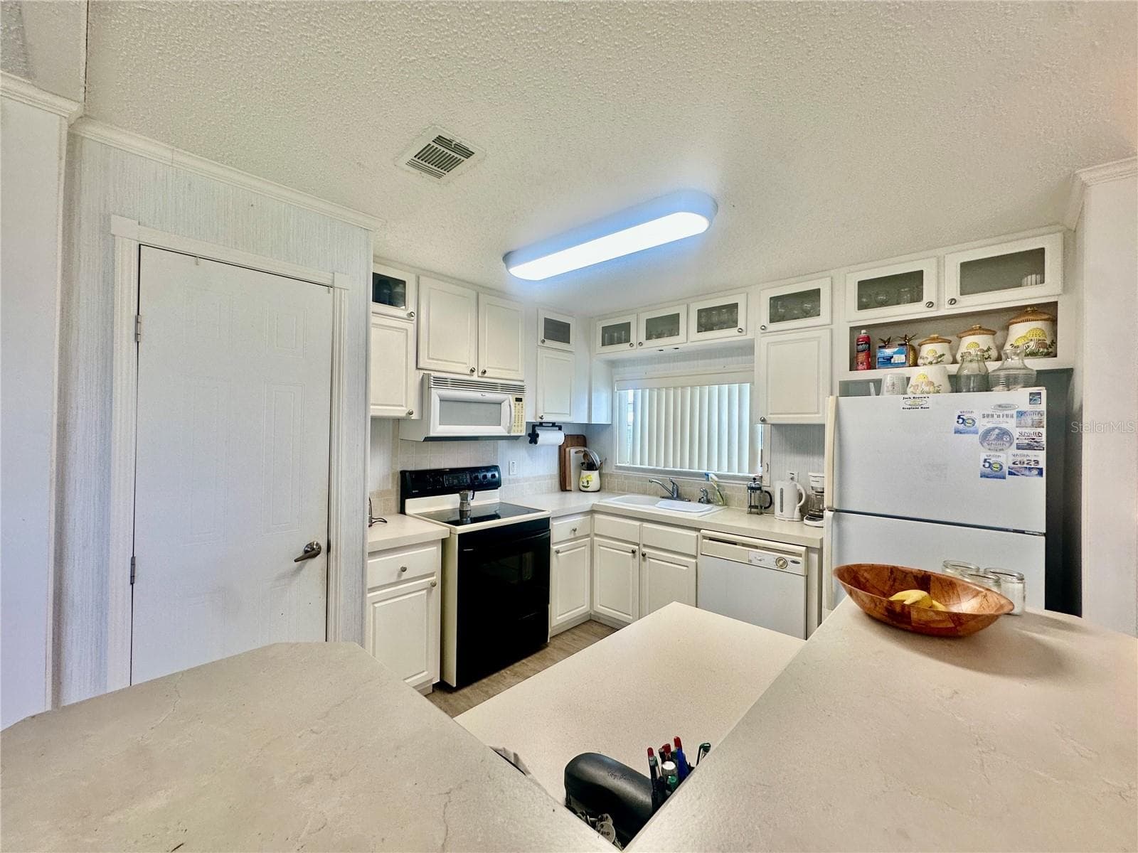 Kitchen - 131 BONNIE DR, AUBURNDALE